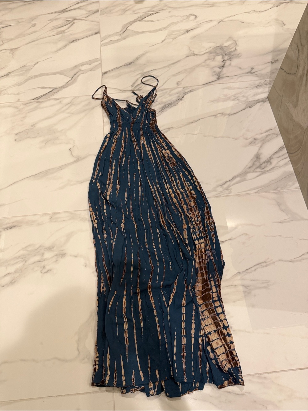 Sleeveless Blue Tie-Dye Maxi Dress with Spaghetti Straps